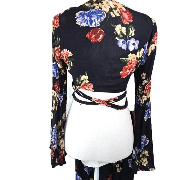 ILLA ILLA Navy Blue Floral Bell Sleeve Wrap Front &Tulip Wide Leg Pants Set - Picture 6 of 7